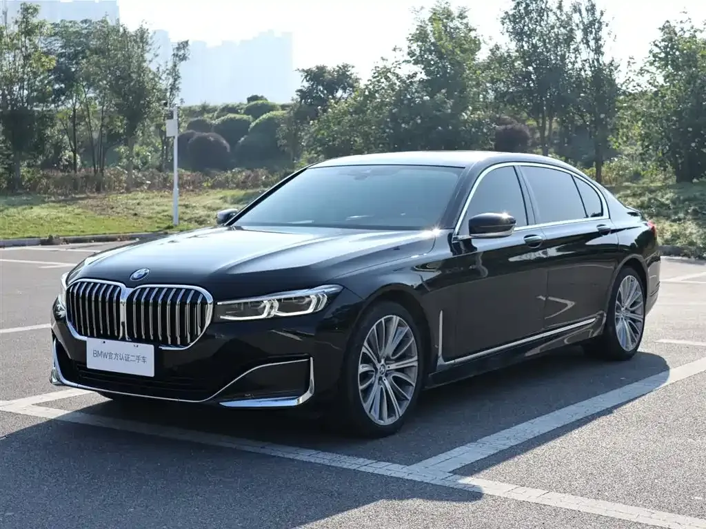 BMW 7 Series — фото 1