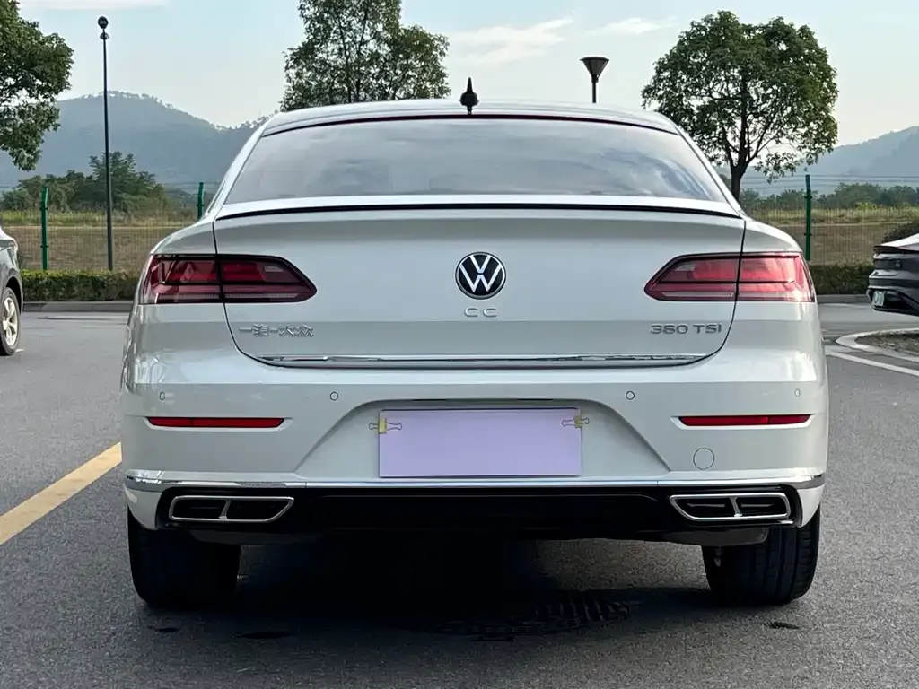 Volkswagen CC — фото 10