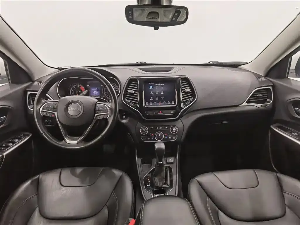 Jeep Cherokee 2022 из CN, фото 5