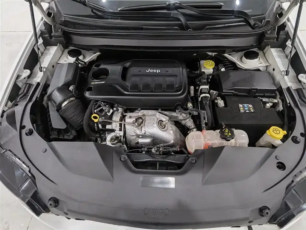 Jeep Cherokee 2022 из CN, фото 6