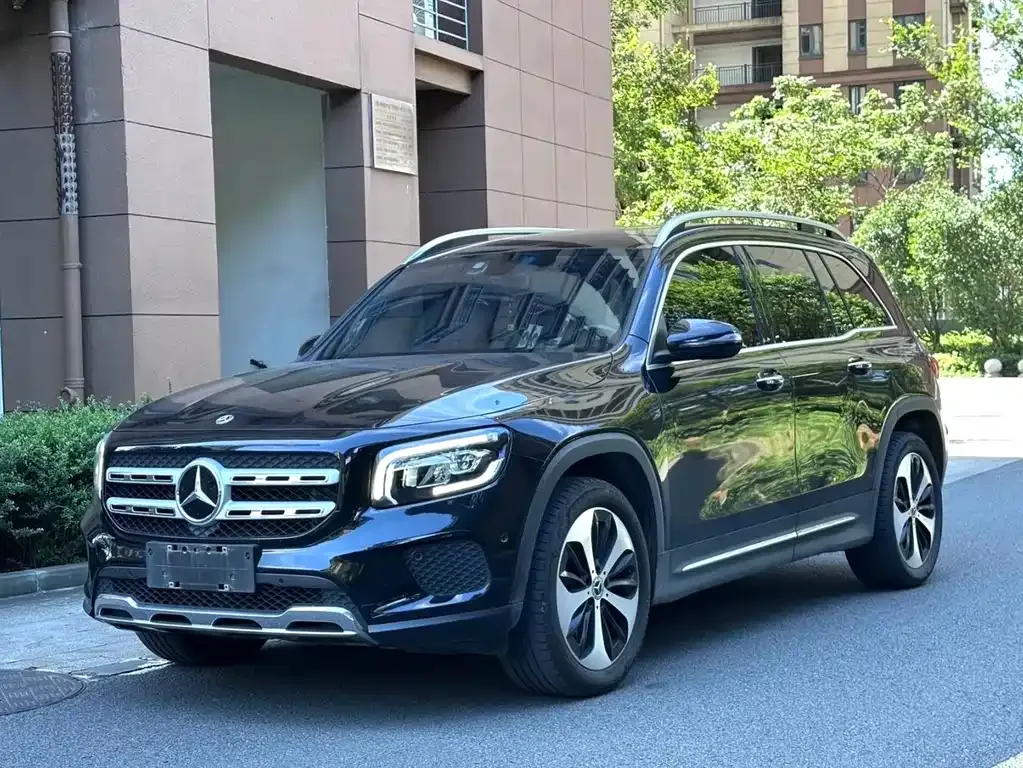 Mercedes-Benz GLB — фото 1