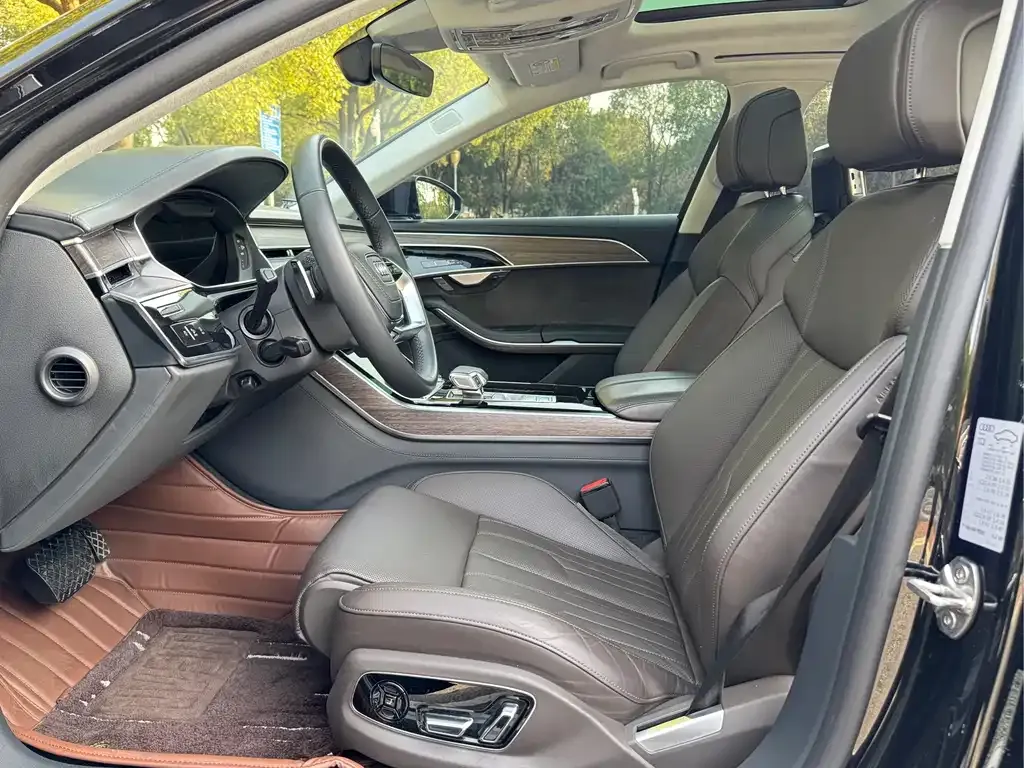 Audi A8 2022 из CN, фото 5