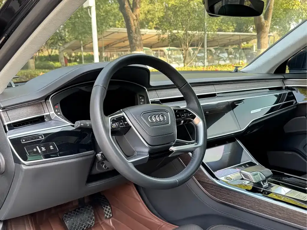 Audi A8 2022 из CN, фото 7