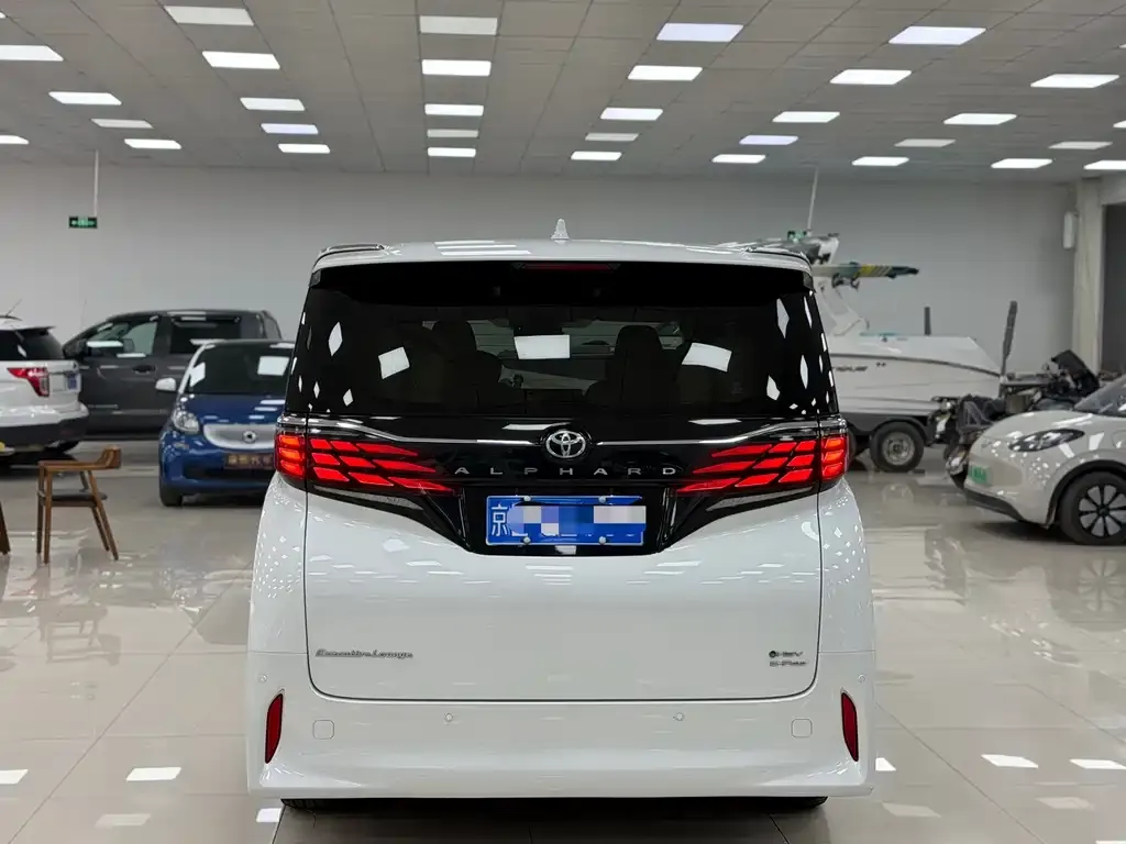 Toyota Alphard 2024 из CN, фото 7