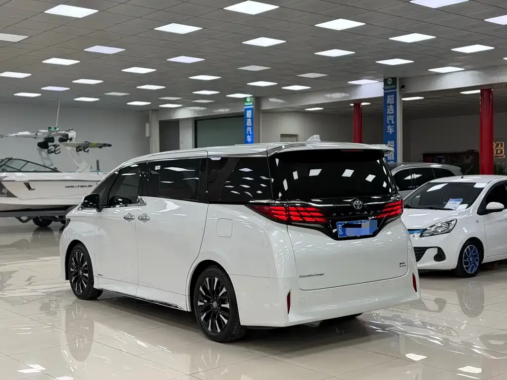 Toyota Alphard 2024 из CN, фото 8