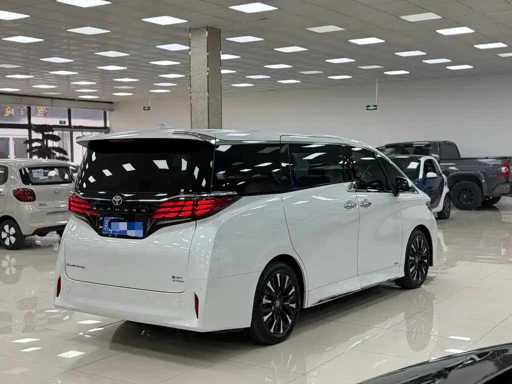 Toyota Alphard 2024 из CN, фото 9