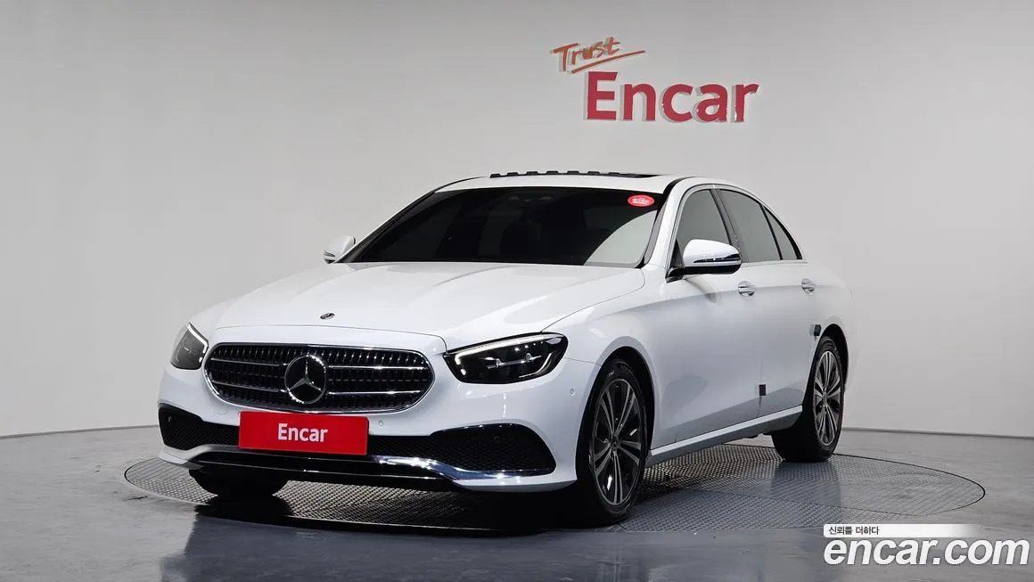 Mercedes-Benz E-Class — фото 1