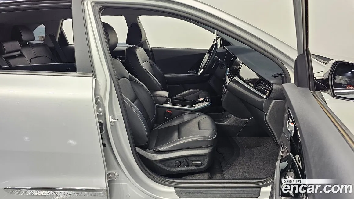 Kia Niro — фото 10