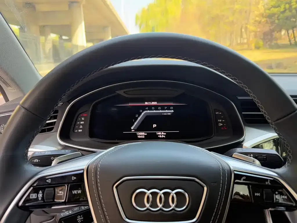 Audi A7L — фото 10