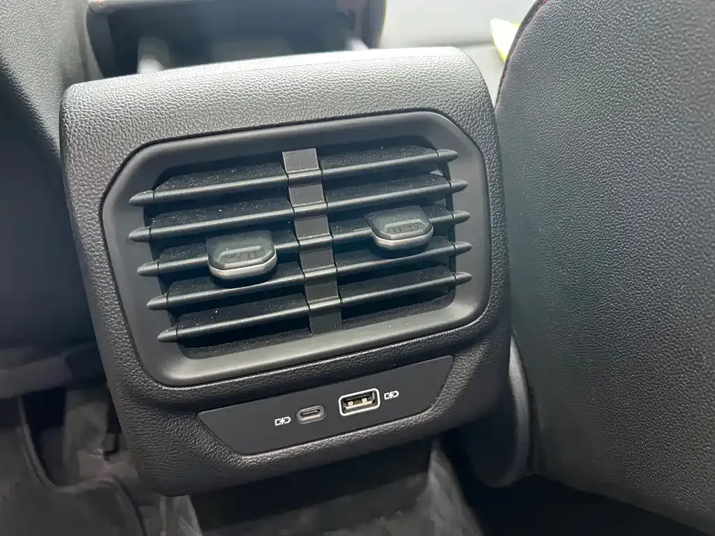 Volkswagen Lamando 2024 из CN, фото 10