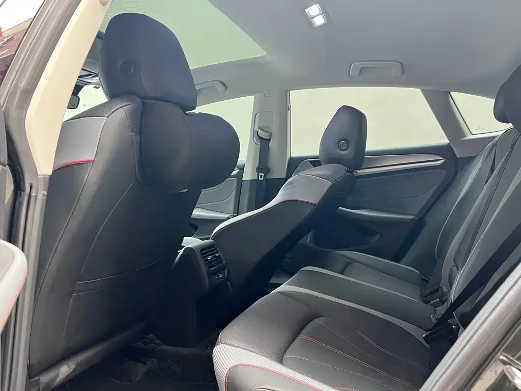 Volkswagen Lamando 2024 из CN, фото 6