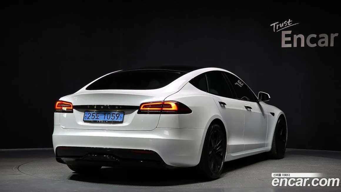 Tesla Model S 2023 из KR, фото 2