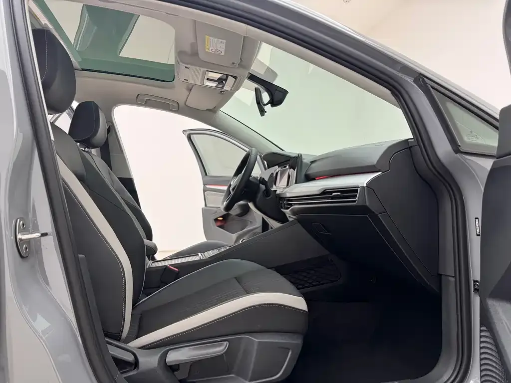 Volkswagen Golf 2022 из CN, фото 8
