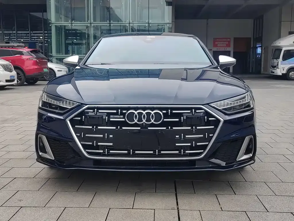 Audi A7L — фото 2