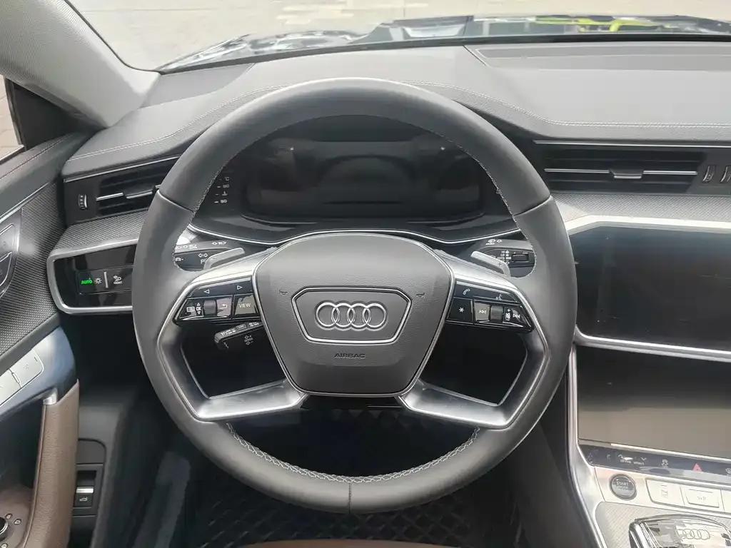 Audi A7L — фото 8