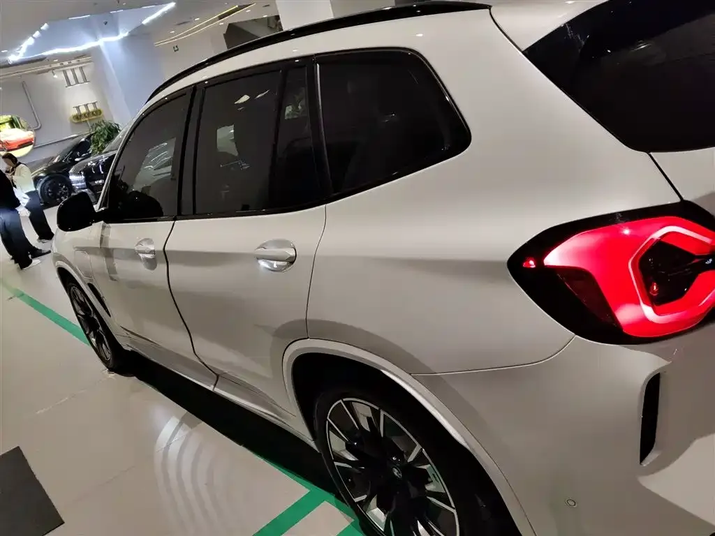 BMW iX3 2024 из CN, фото 5