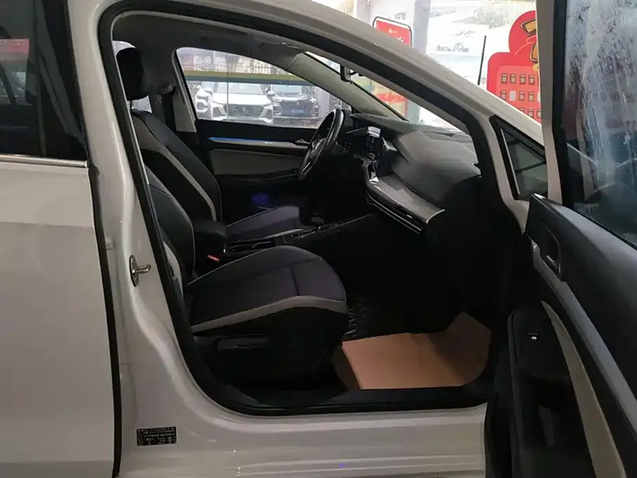 Volkswagen Golf 2021 из CN, фото 8