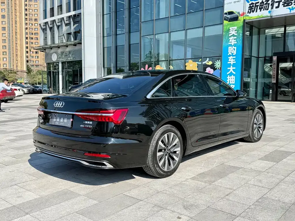 Audi A6L — фото 7