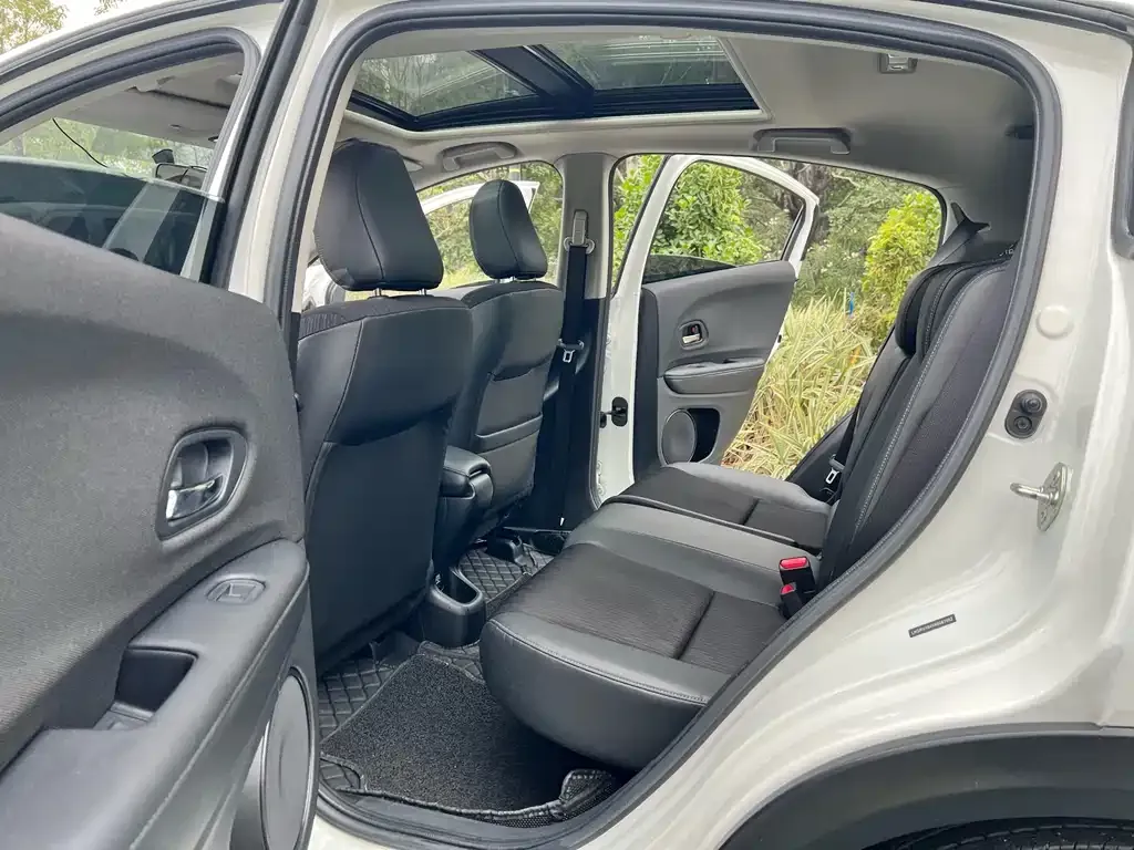 Honda Vezel 2022 из CN, фото 9