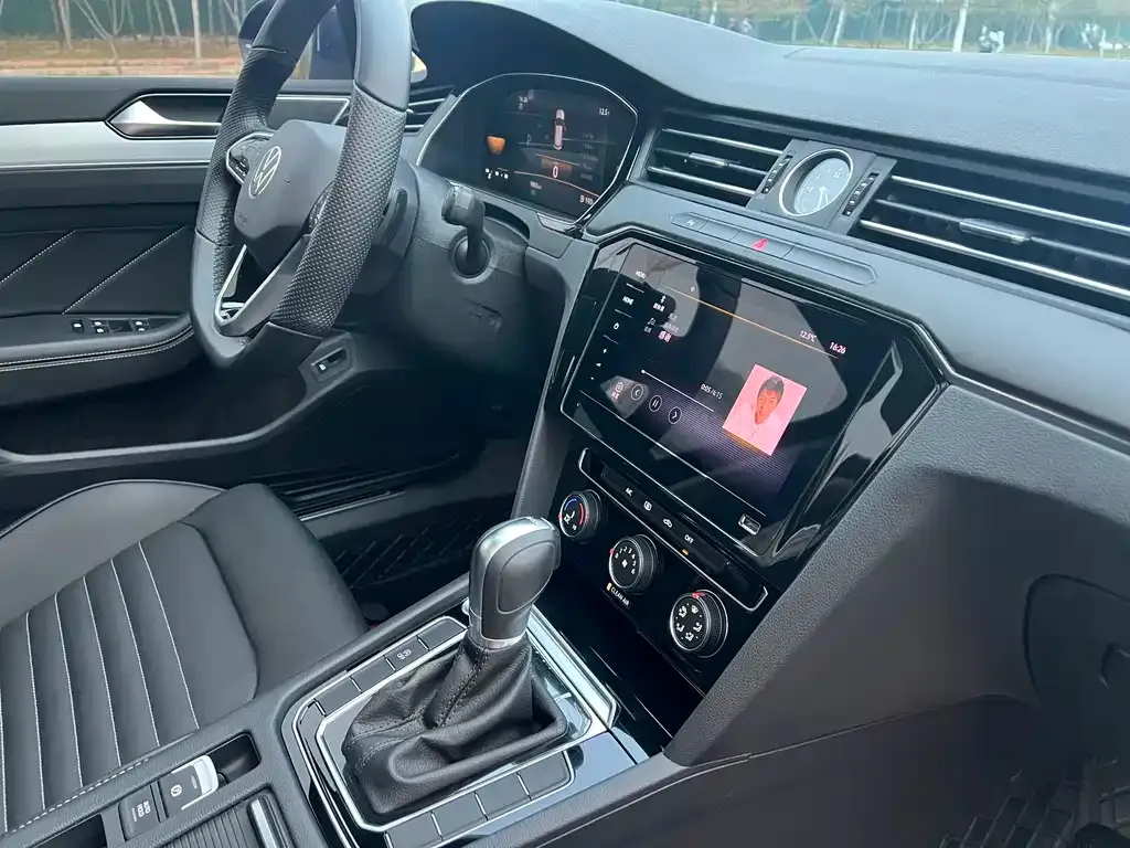 Volkswagen Magotan 2024 из CN, фото 8