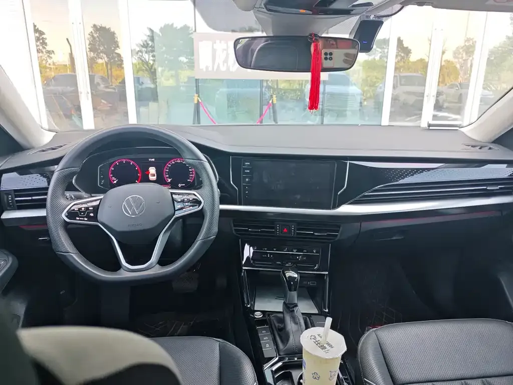 Volkswagen Passat 2024 из CN, фото 9