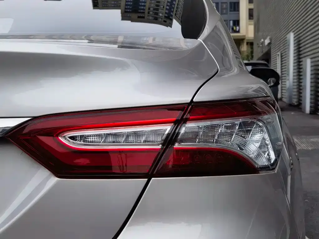 Toyota Camry — фото 9