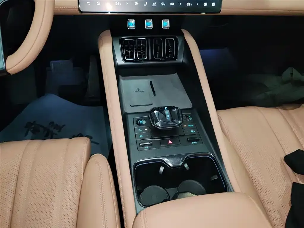 BYD L EV 2024 из CN, фото 6