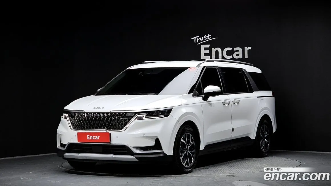 Kia Carnival — фото 1