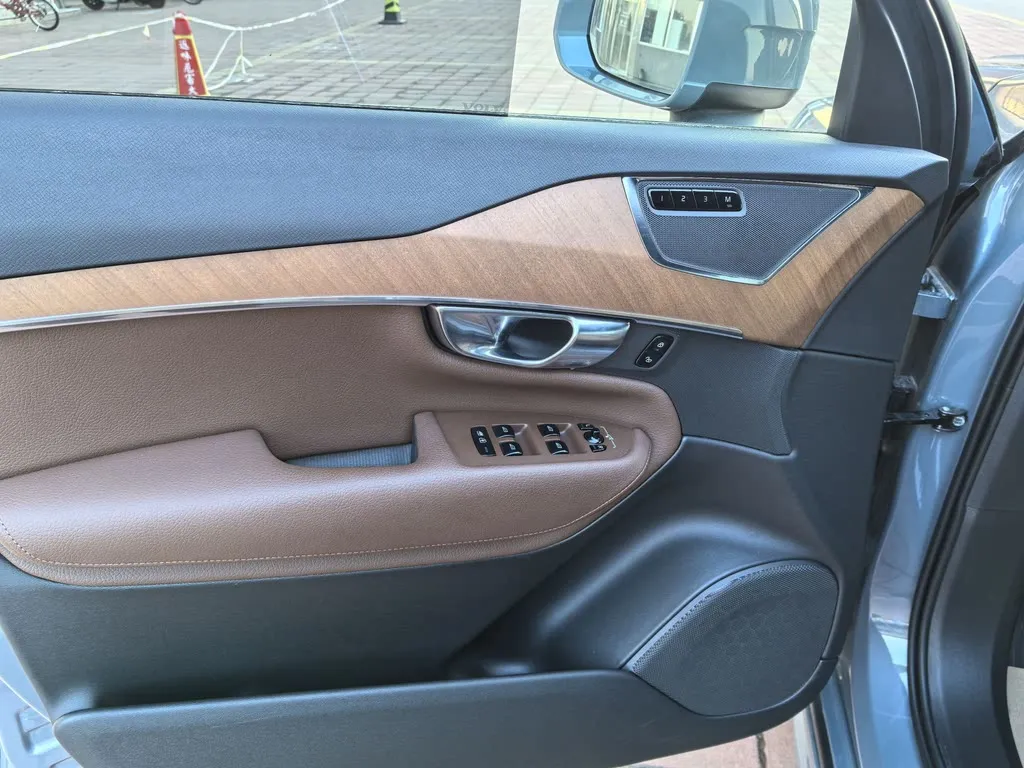 Volvo XC90 2021 из CN, фото 9