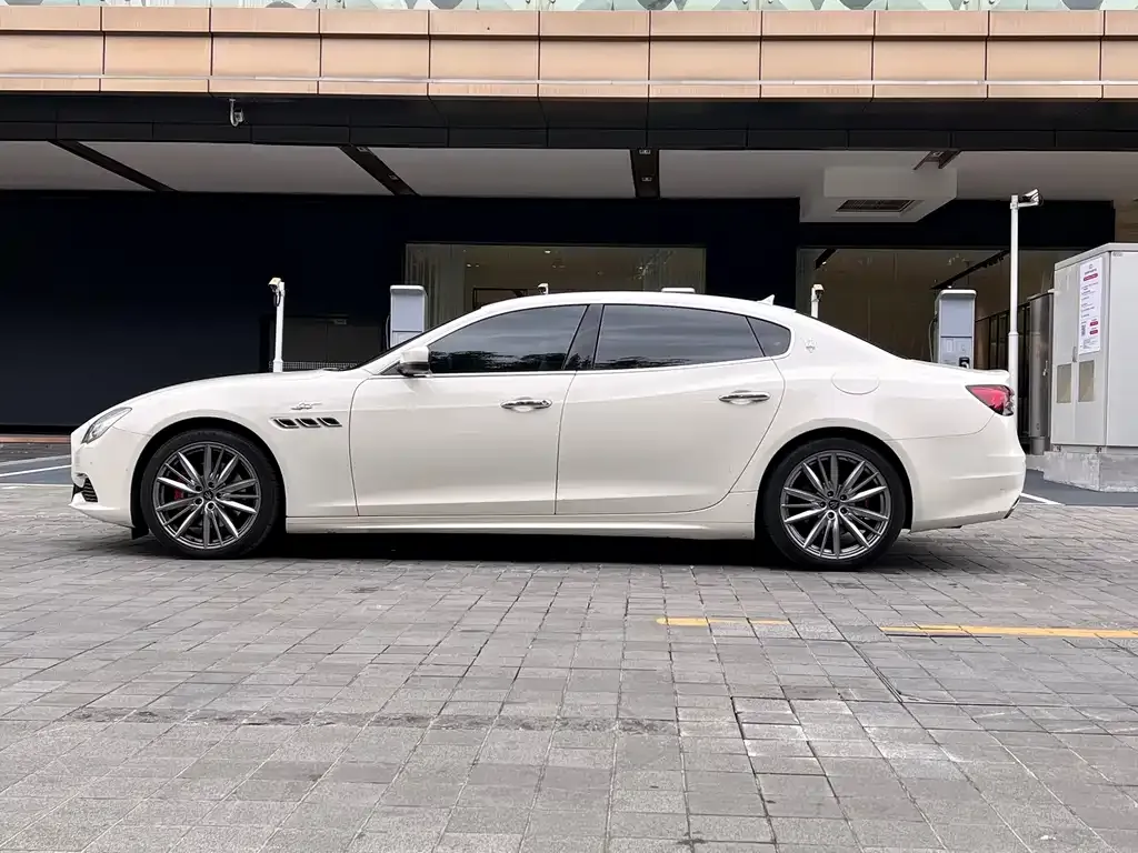 Maserati Quattroporte 2023 из CN, фото 3