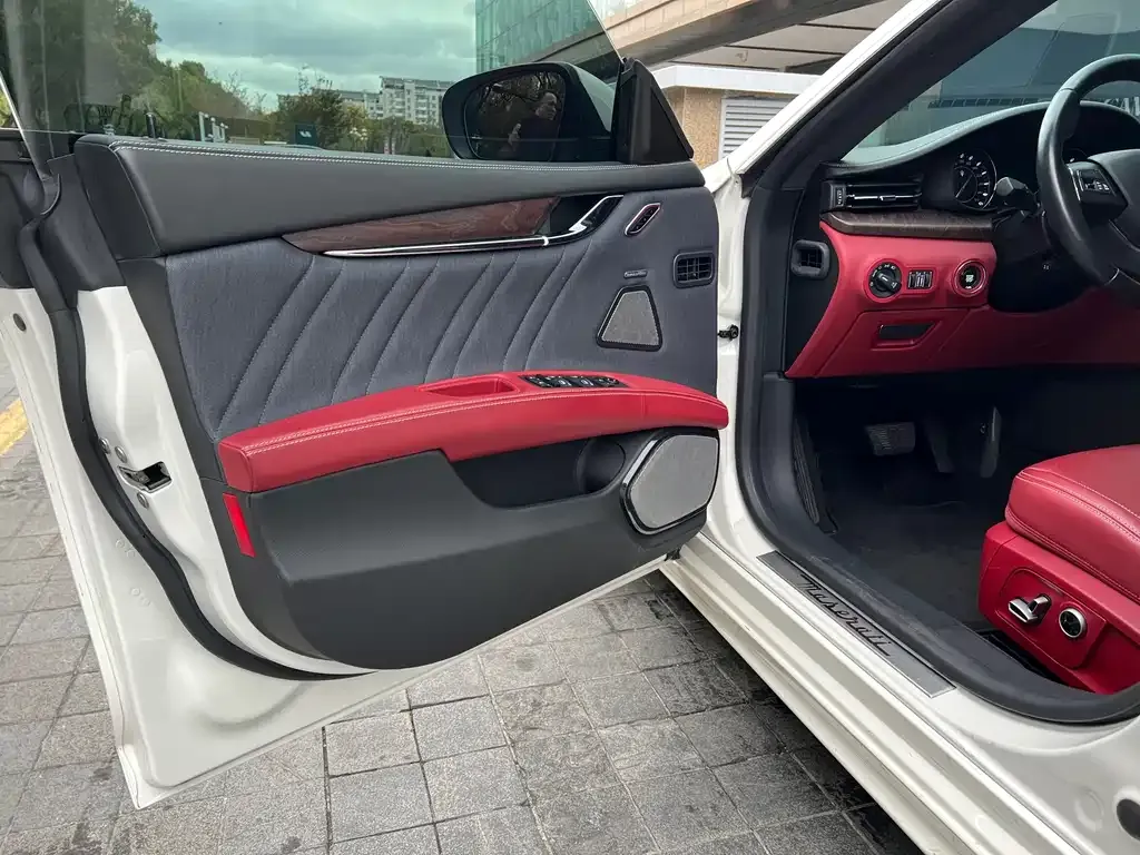 Maserati Quattroporte 2023 из CN, фото 6