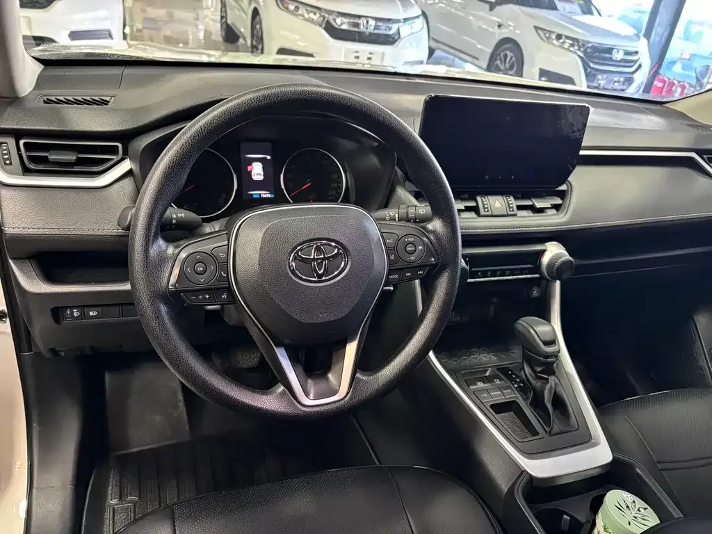 Toyota RAV4 2023 из CN, фото 3
