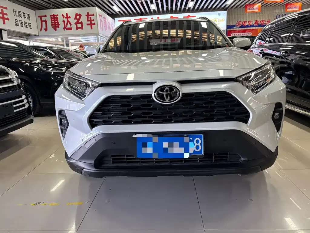 Toyota RAV4 2023 из CN, фото 7