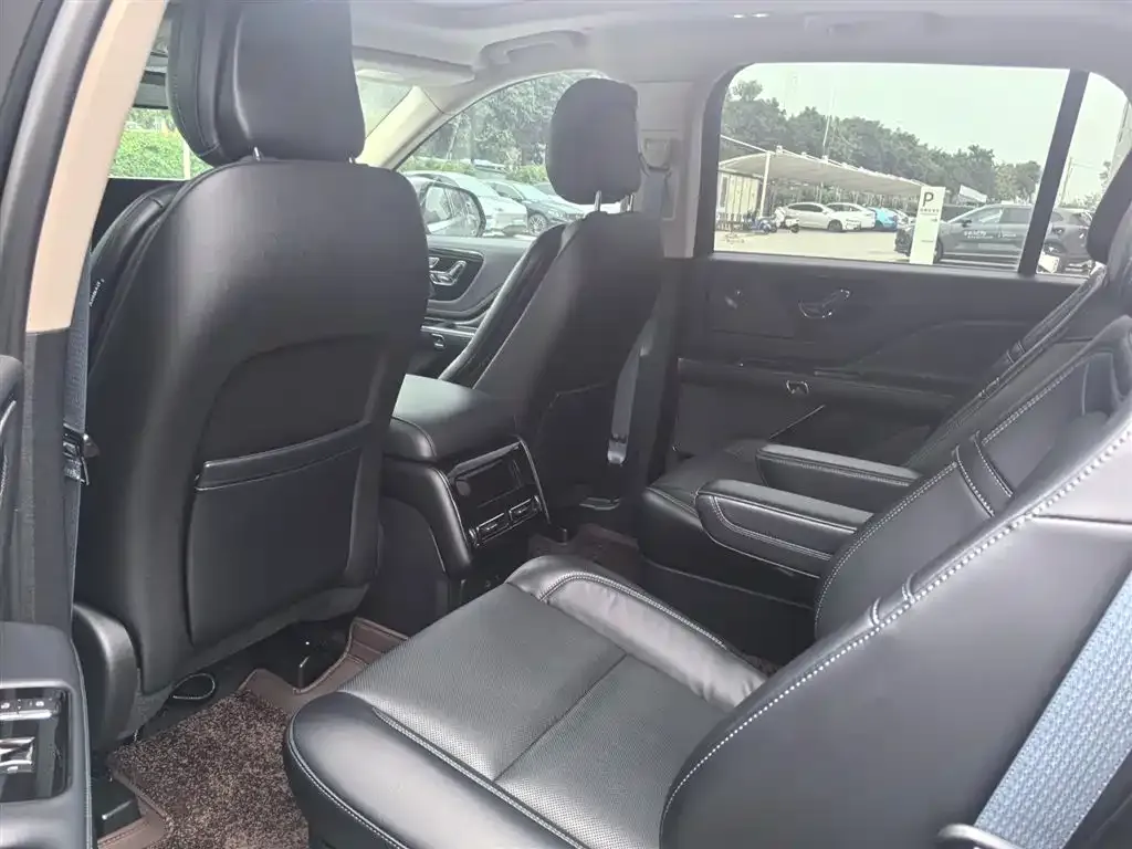 Lincoln Aviator 2023 из CN, фото 8