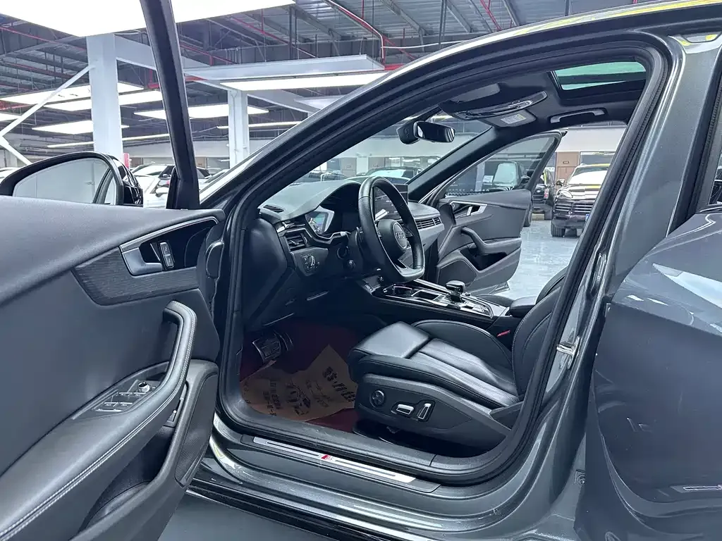 Audi A4L 2024 из CN, фото 4