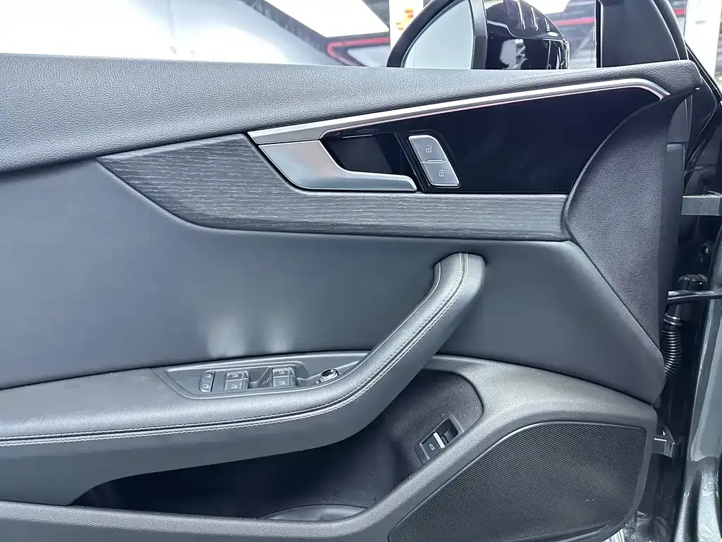 Audi A4L 2024 из CN, фото 7