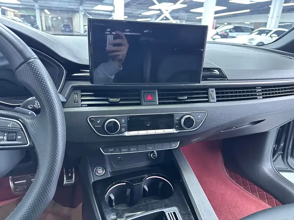 Audi A4L 2024 из CN, фото 9