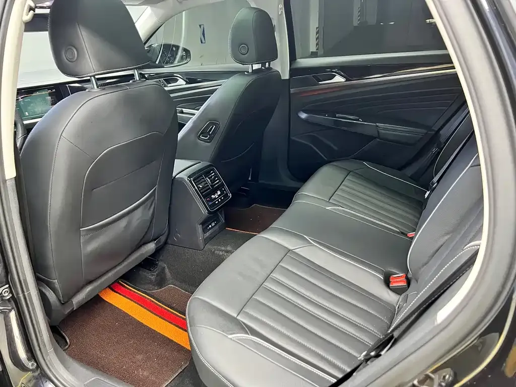Volkswagen Passat 2022 из CN, фото 6