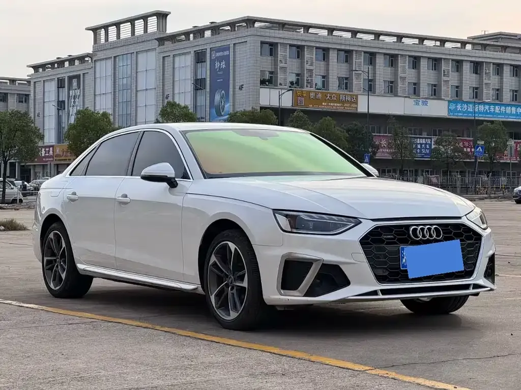 Audi A4L 2024 из CN, фото 3