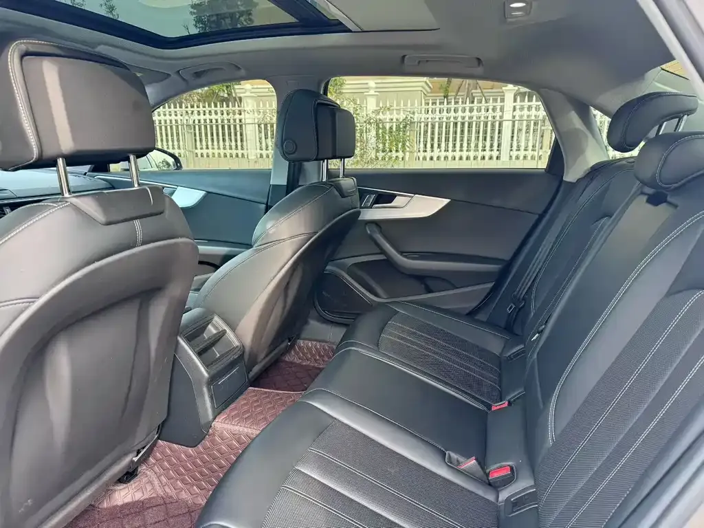 Audi A4L 2024 из CN, фото 5