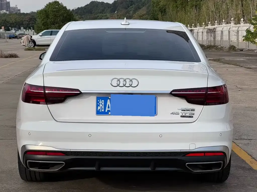 Audi A4L 2024 из CN, фото 8