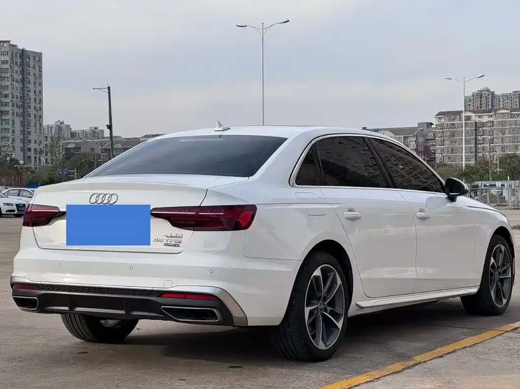 Audi A4L 2024 из CN, фото 9