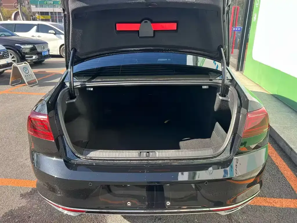 Volkswagen Magotan 2023 из CN, фото 7
