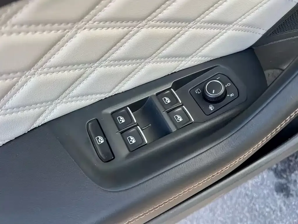 Volkswagen Magotan 2023 из CN, фото 9