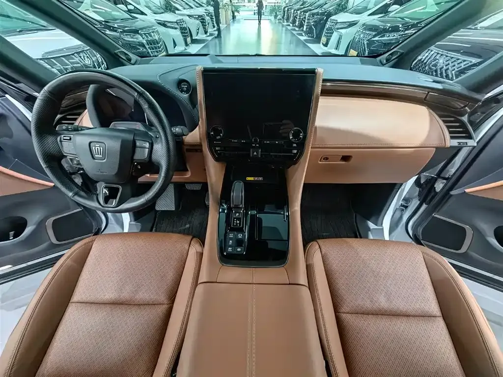 Toyota Vellfire 2024 из CN, фото 8