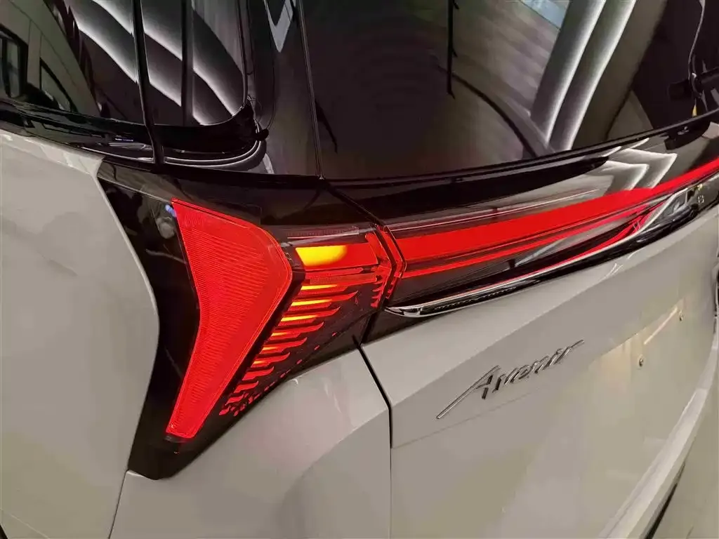 Buick GL8 Hybrid — фото 6