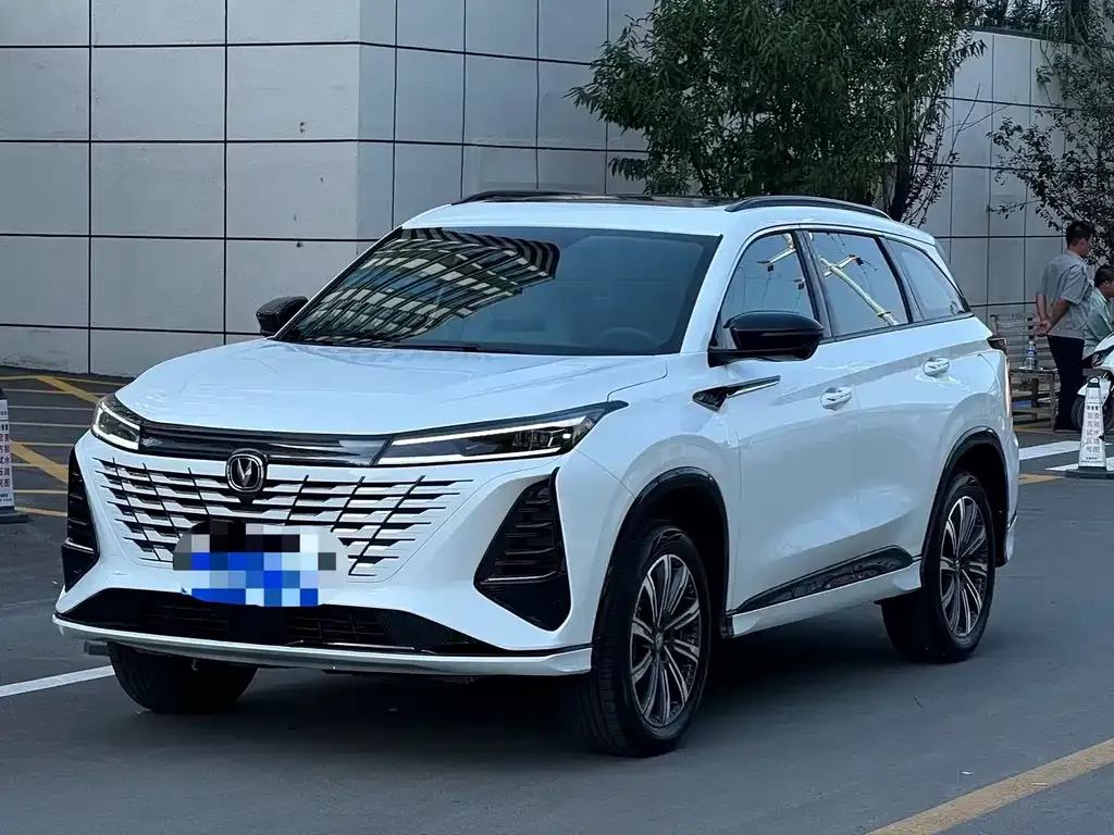 Changan CS75PLUS — фото 1