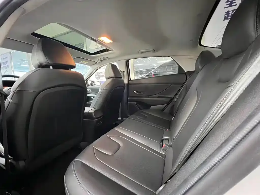 Hyundai Elantra 2021 из CN, фото 7