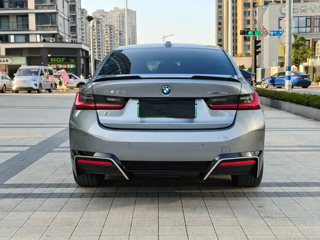 BMW i3 — фото 8