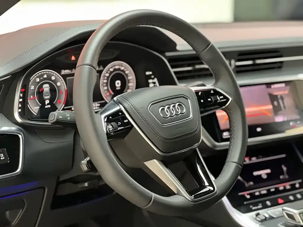 Audi A6L — фото 7